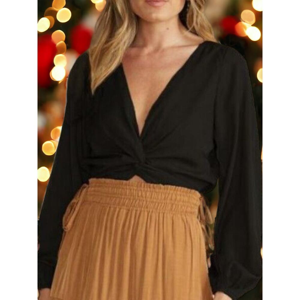 NWT! MinkPink Harper Twist Blouse Black Sateen Cropped S MSRP: 120 - Picture 5 of 8